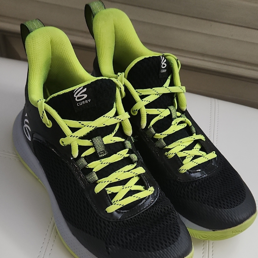 Under Armour Men's Black and Neon Green Athletic Shoes